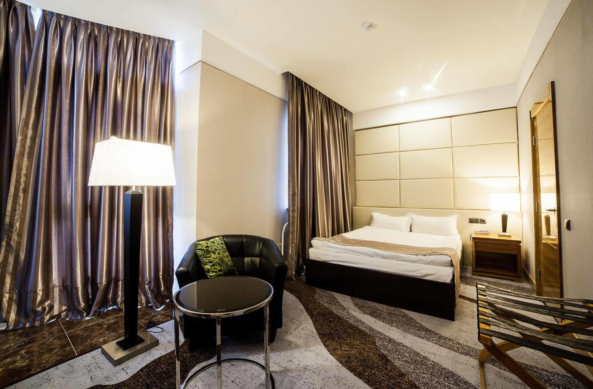 Absolute Hotel Nur-Sultan  Exterior photo