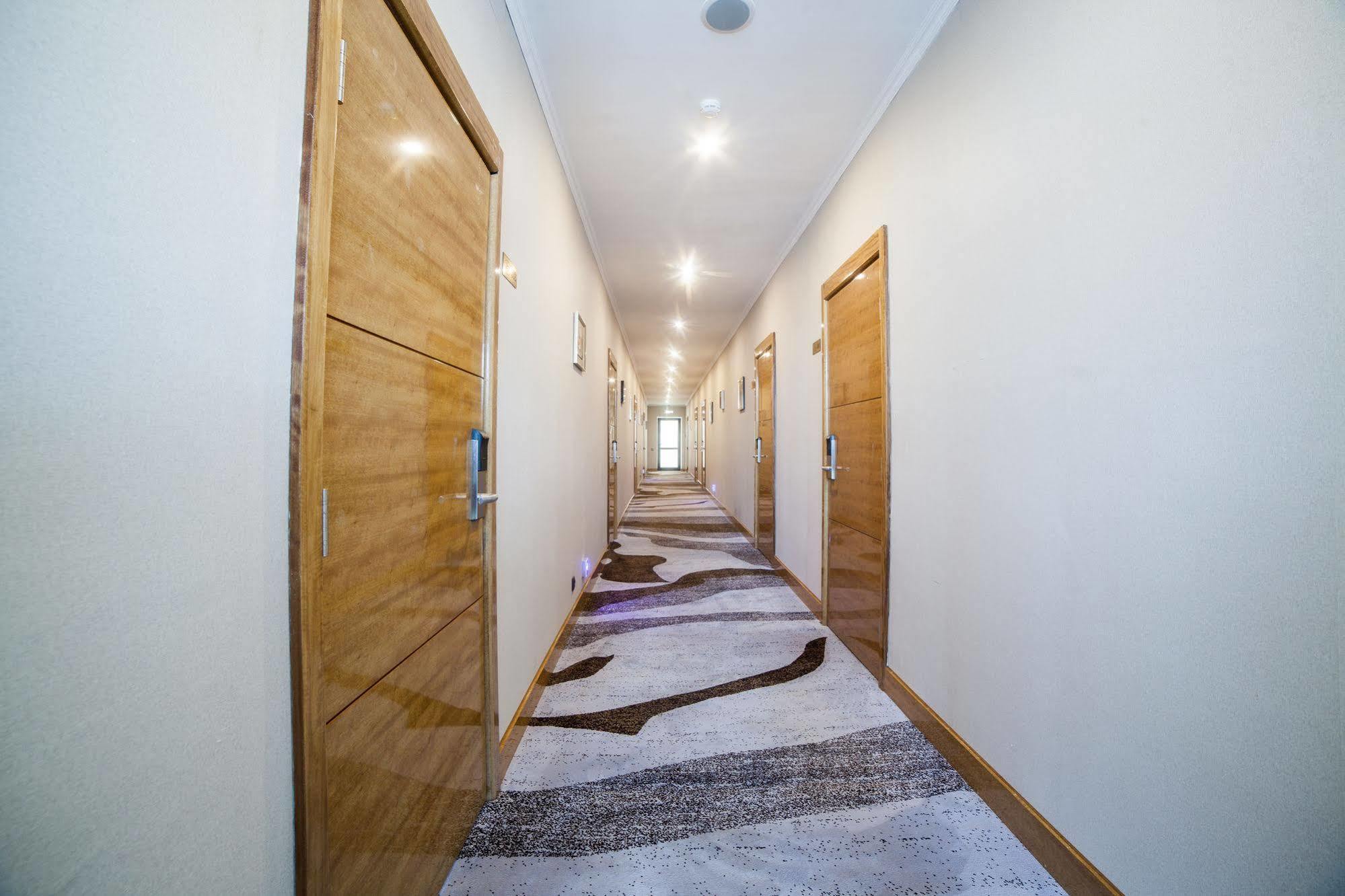 Absolute Hotel Nur-Sultan  Exterior photo